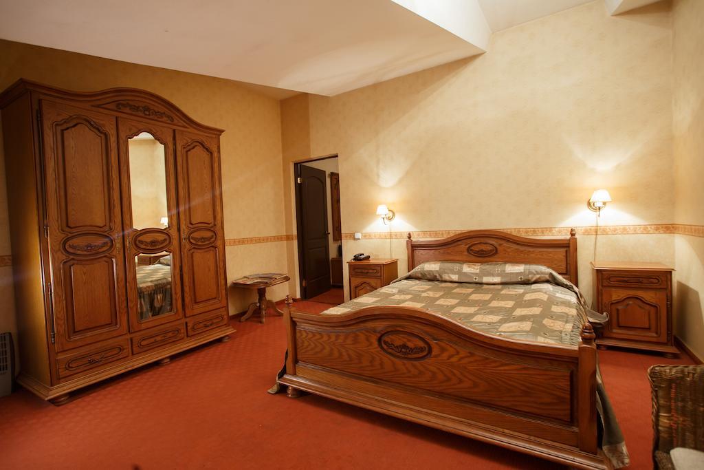 John Hughes Hotel Donetsk Ruang foto
